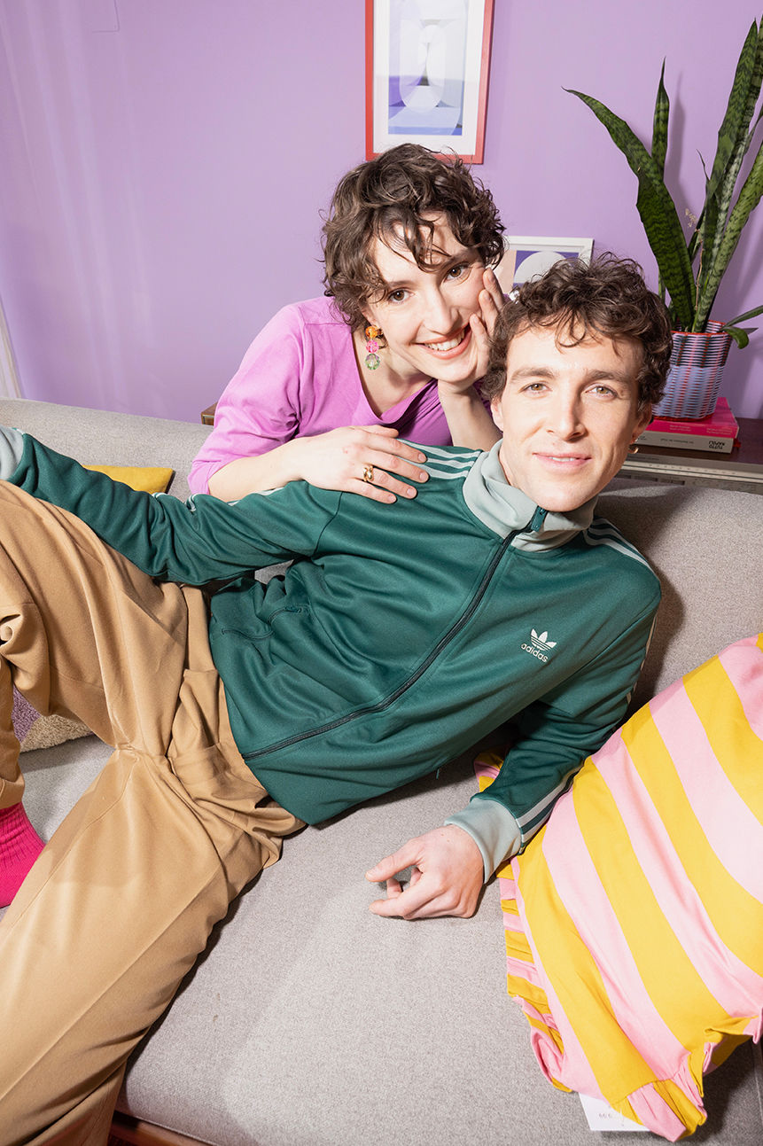 Par skupaj leži na kavču - stanovanjsko posojilo pri BKS Bank Par skupaj leži na kavču - stanovanjsko posojilo pri BKS Bank